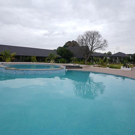 Q Mango Resort Ramanagara Bagian luar foto