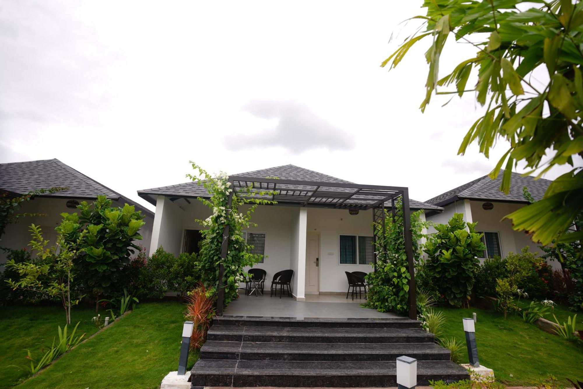Q Mango Resort Ramanagara Bagian luar foto